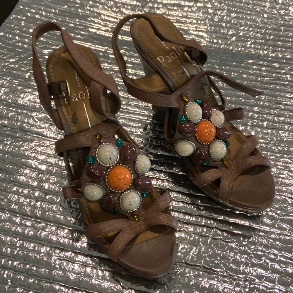 Brown wedges with rhinestones